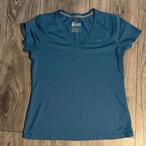 Nike Women's Blue Dri-FIT Short Sleeve Tee Size M